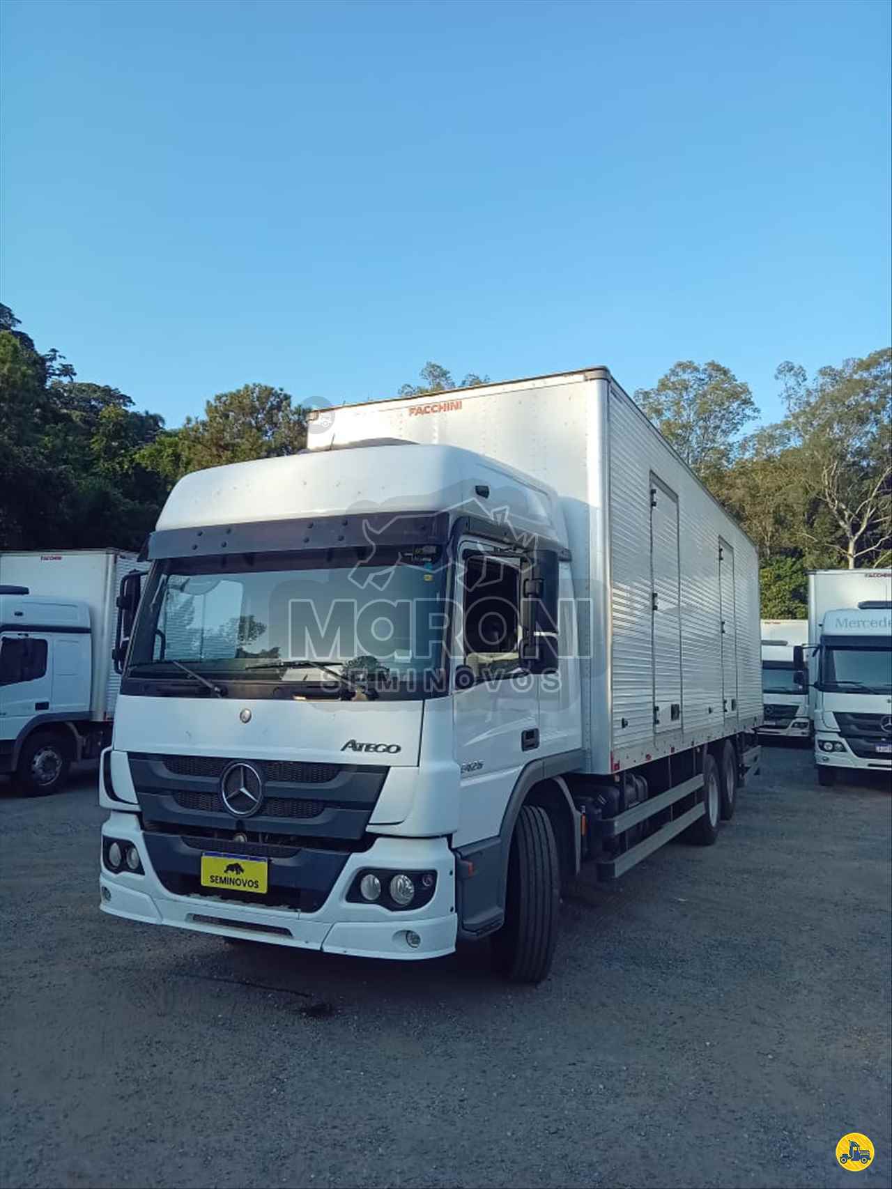 CAMINHAO MERCEDES-BENZ MB 2426 Baú Furgão Truck 6x2 Maroni SAO PAULO SÃO PAULO SP